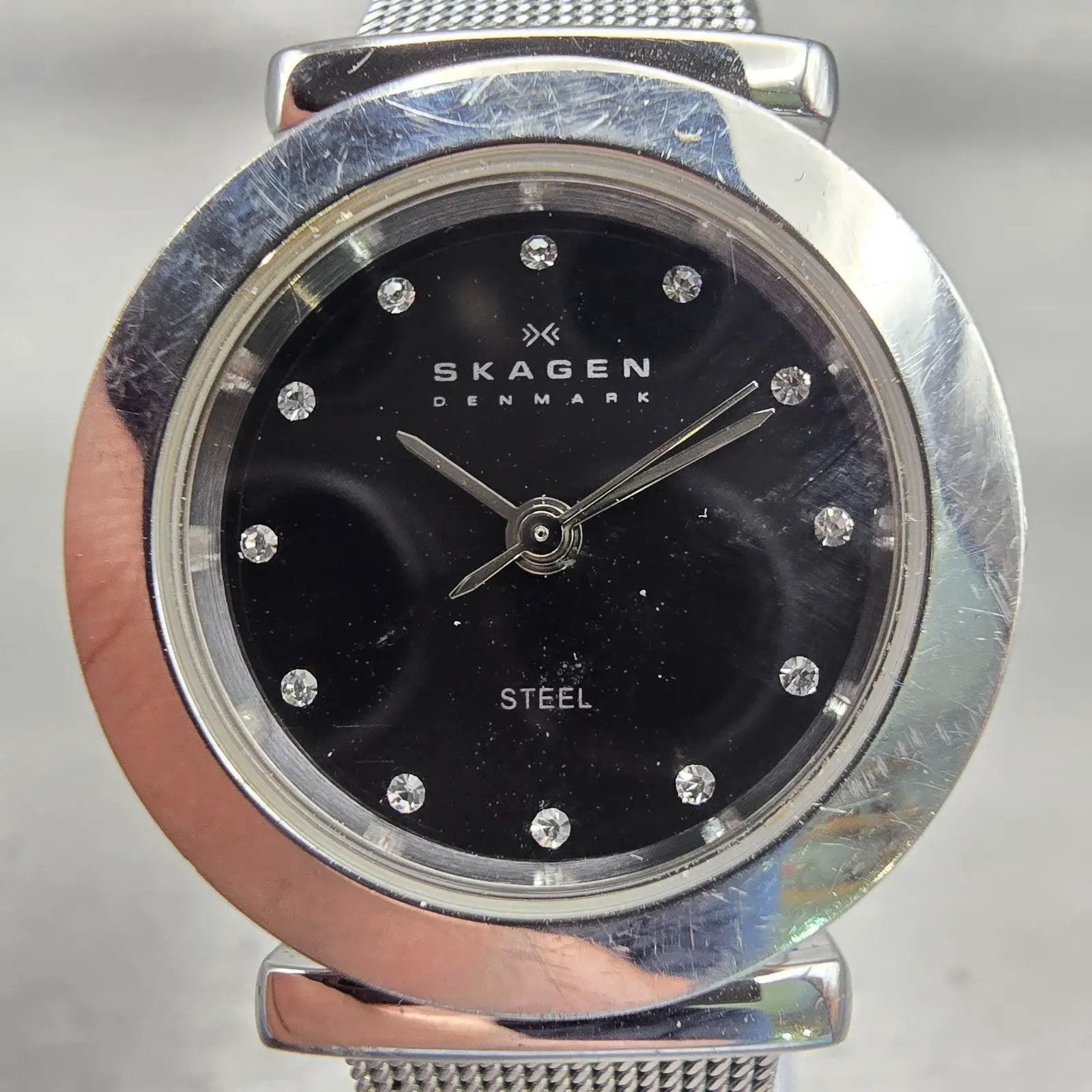 Skagen Denmark Watch Women 26mm Black Dial Silver Tone Round 107SSSBD New Batt G1