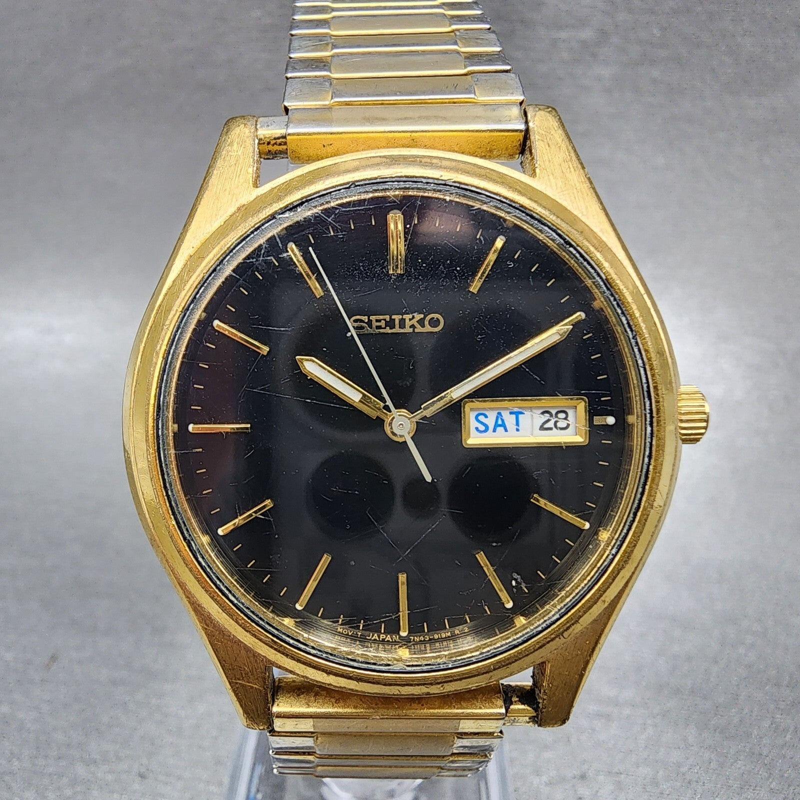 Seiko Watch Men 37mm Black Dial Gold Tone Daydate Round 7N439048 New Battery0
