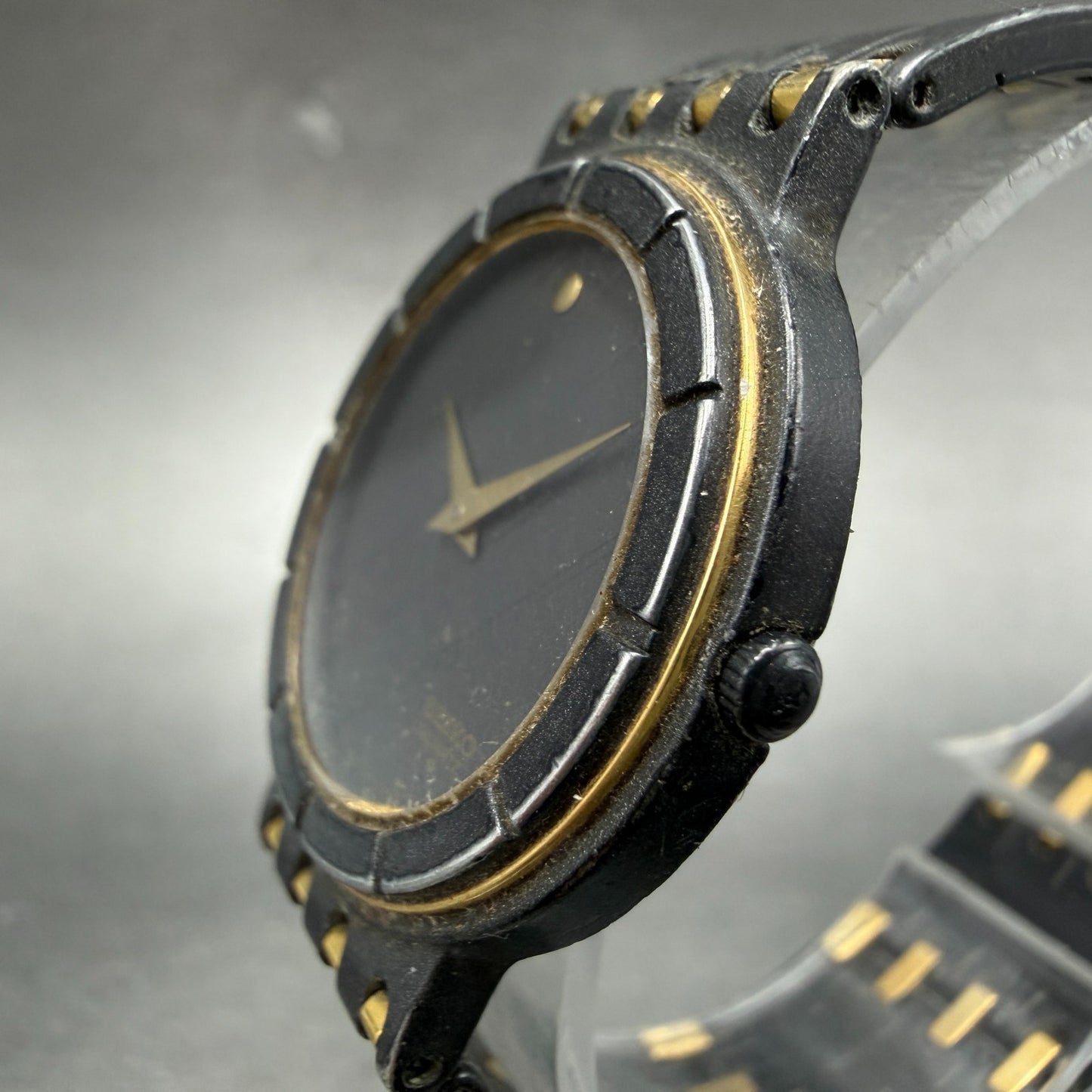 Seiko Watch Women 30mm Black Dial Black & Gold Tone Round 5P30-6A39 New Battery2