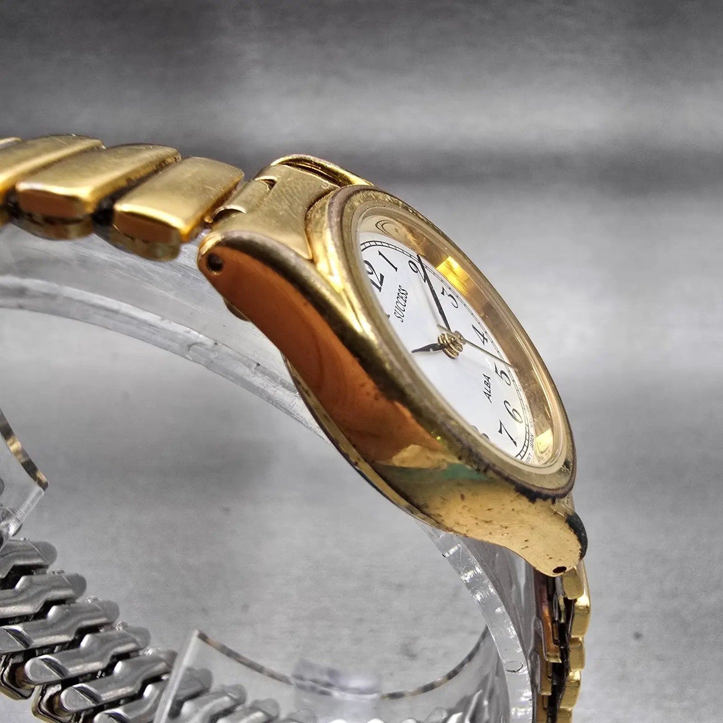 Seiko Alba Success Watch Women 25mm White Dial Gold Tone Round V701-1L70 NewBat3