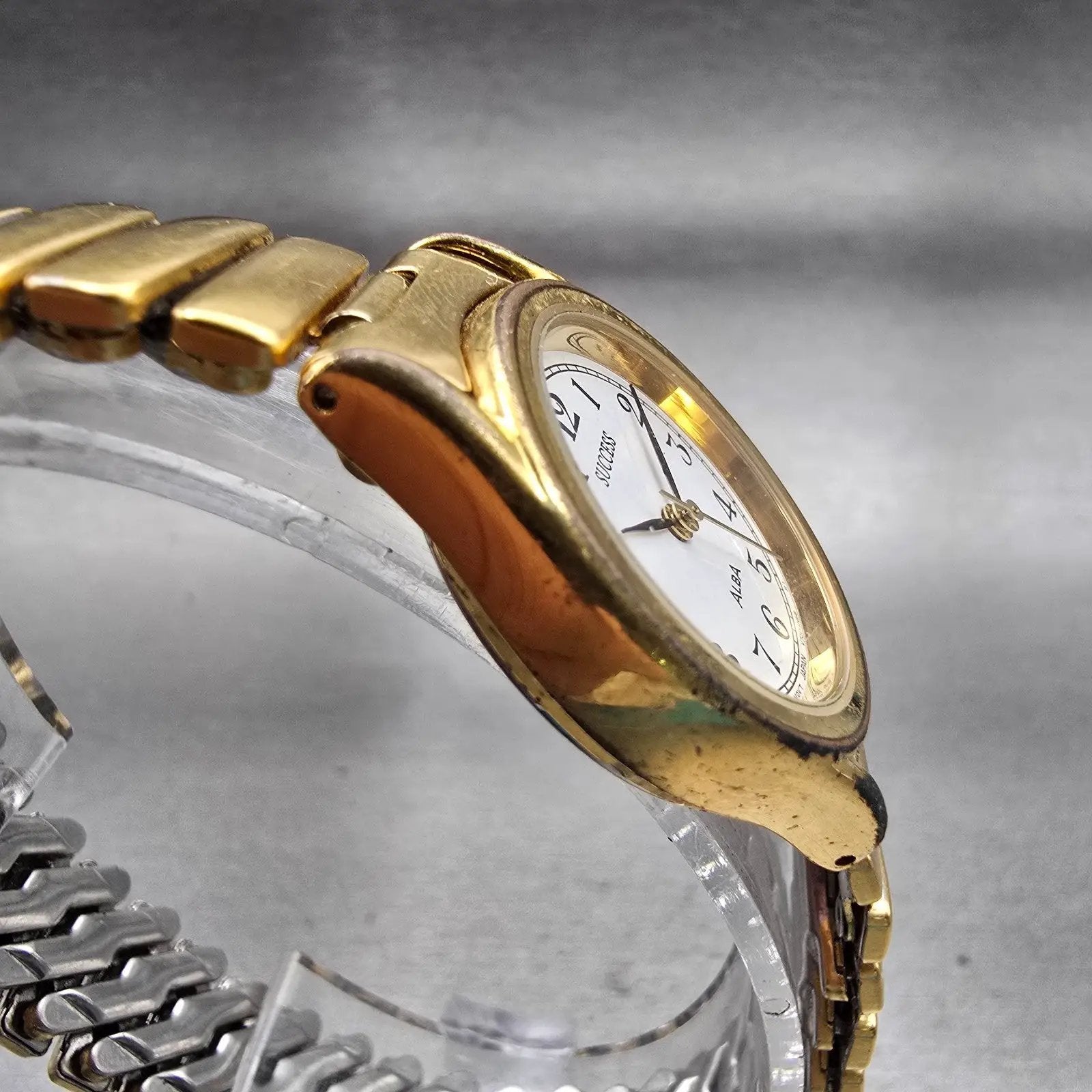 Seiko Alba Success Watch Women 25mm White Dial Gold Tone Round V701-1L70 NewBat3