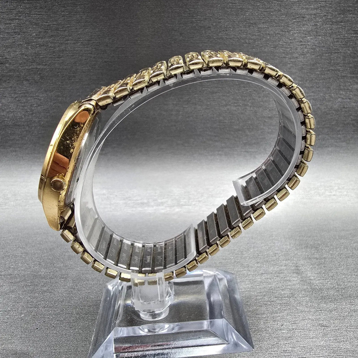 Seiko Pulsar Watch Men34mm Champagne Dial Gold Tone Daydate V533-7A30 New Batt6