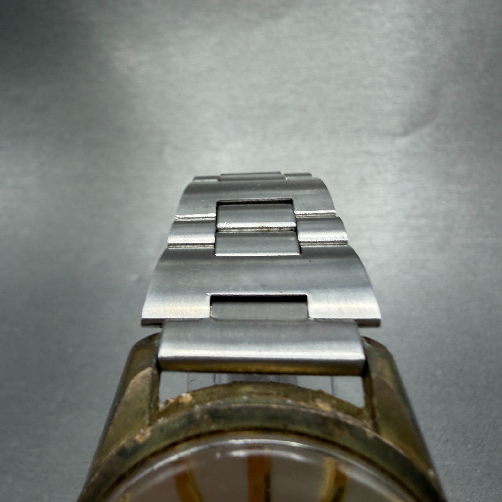 Rioch Dynamic Escort Watch Men 36mm Silver Dial Gold Tone Date Round Manual Runs4