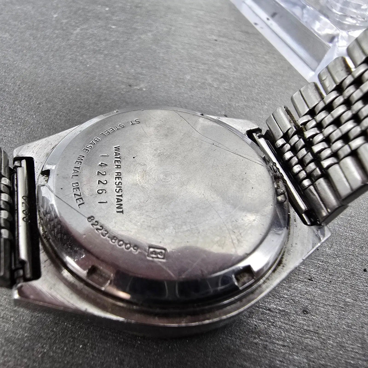 Seiko SQ Watch Men 35mm Gray Dial Two Tone Daydate Round 8223-8009 PARTS10