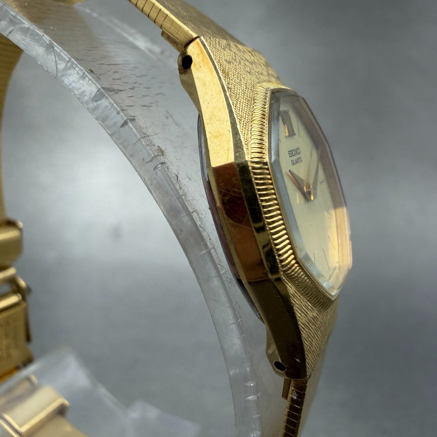 Seiko Watch Women 18mm Champagne Dial Gold Tone 1400-8019 New Battery Vintage3