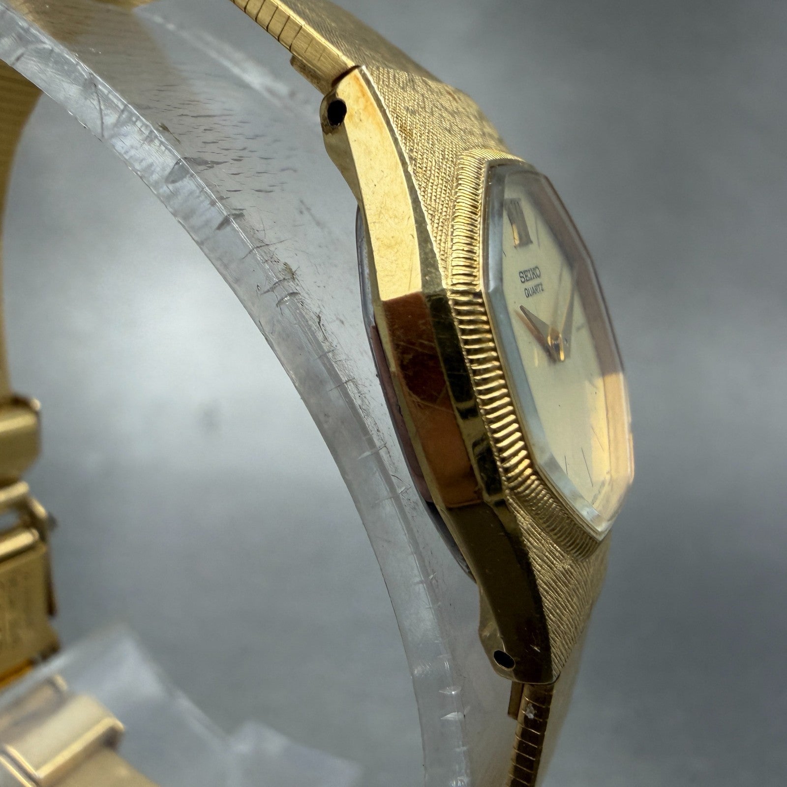 Seiko Watch Women 18mm Champagne Dial Gold Tone 1400-8019 New Battery Vintage3