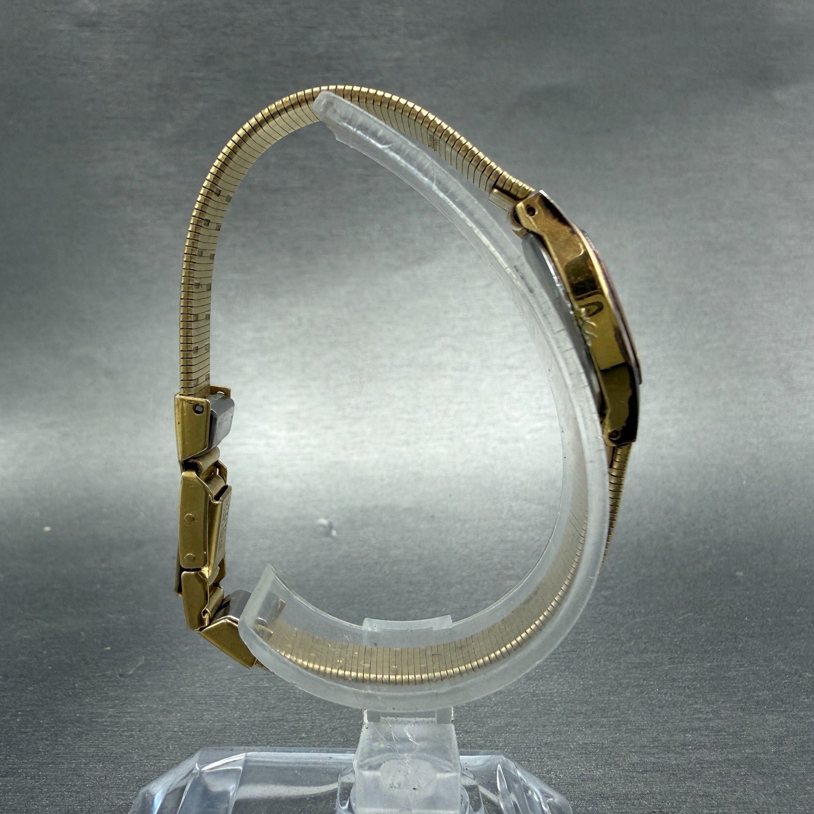 Seiko Watch Women 16mm Champagne Dial Gold Tone Rectangle 2c20-5569 New Battery38