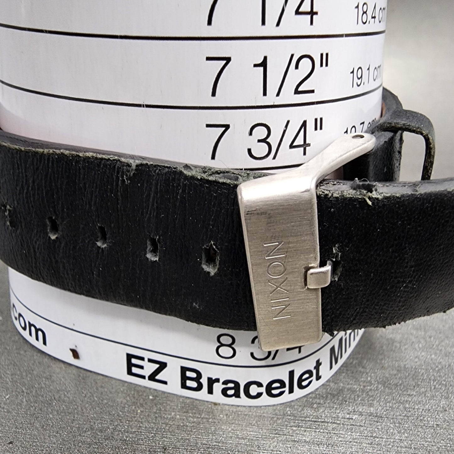 Nixon The Sentry Watch Men 42mm Black Dial Steel Daydate Round New Battery10