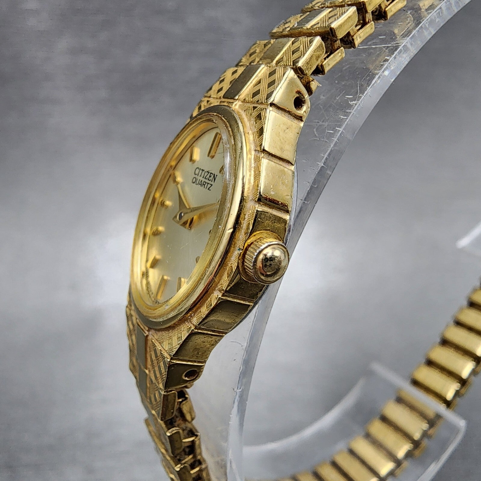 Citizen Watch Women 17mm Champagne Dial Gold Tone Oval 5920S056331 New Battery2