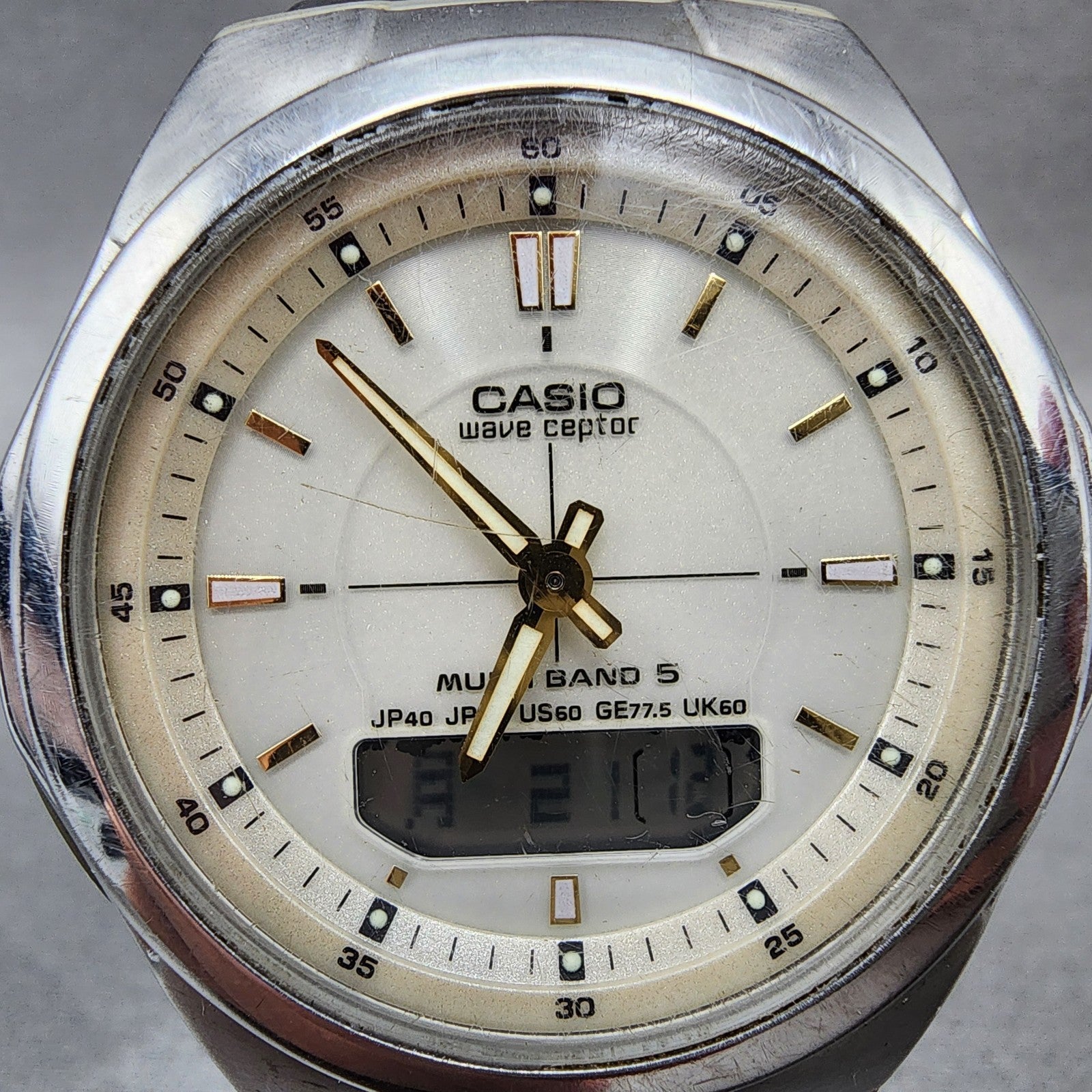 Casio Wave Ceptor Solar Watch Men 41mm White Dial Analog Digital Steel Runs1