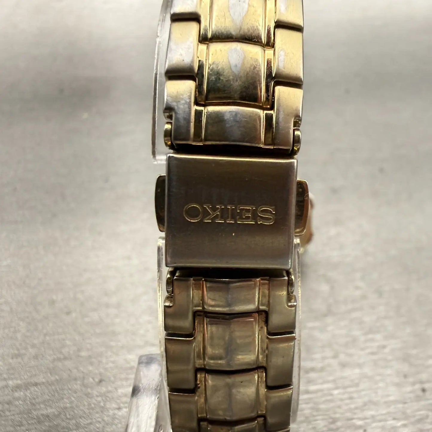 Seiko Coutura Watch Women 26mm MOP Dial Gold Tone Date Round 7N82-0CA0 New Batt7