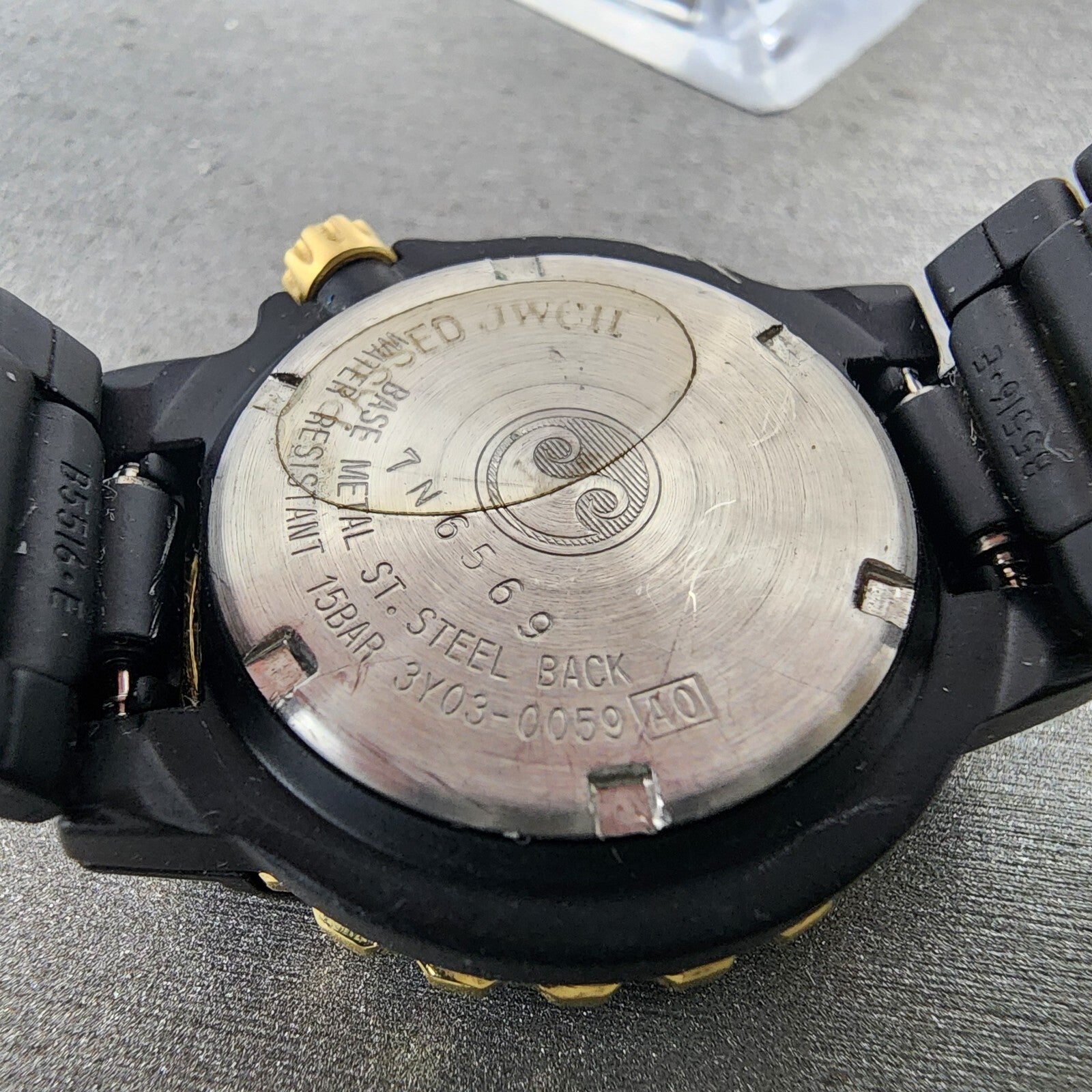 Seiko Sports 150 Watch Women 29mm Gold Dial Black Tone Daydate Round New Batt10