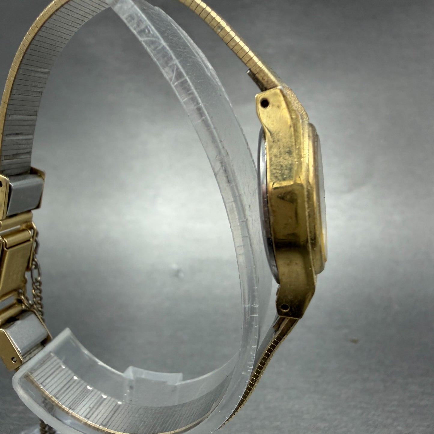 Seiko Alba Watch Women 16mm Silver Dial Gold Tone Oval V233-6150 New Battery3
