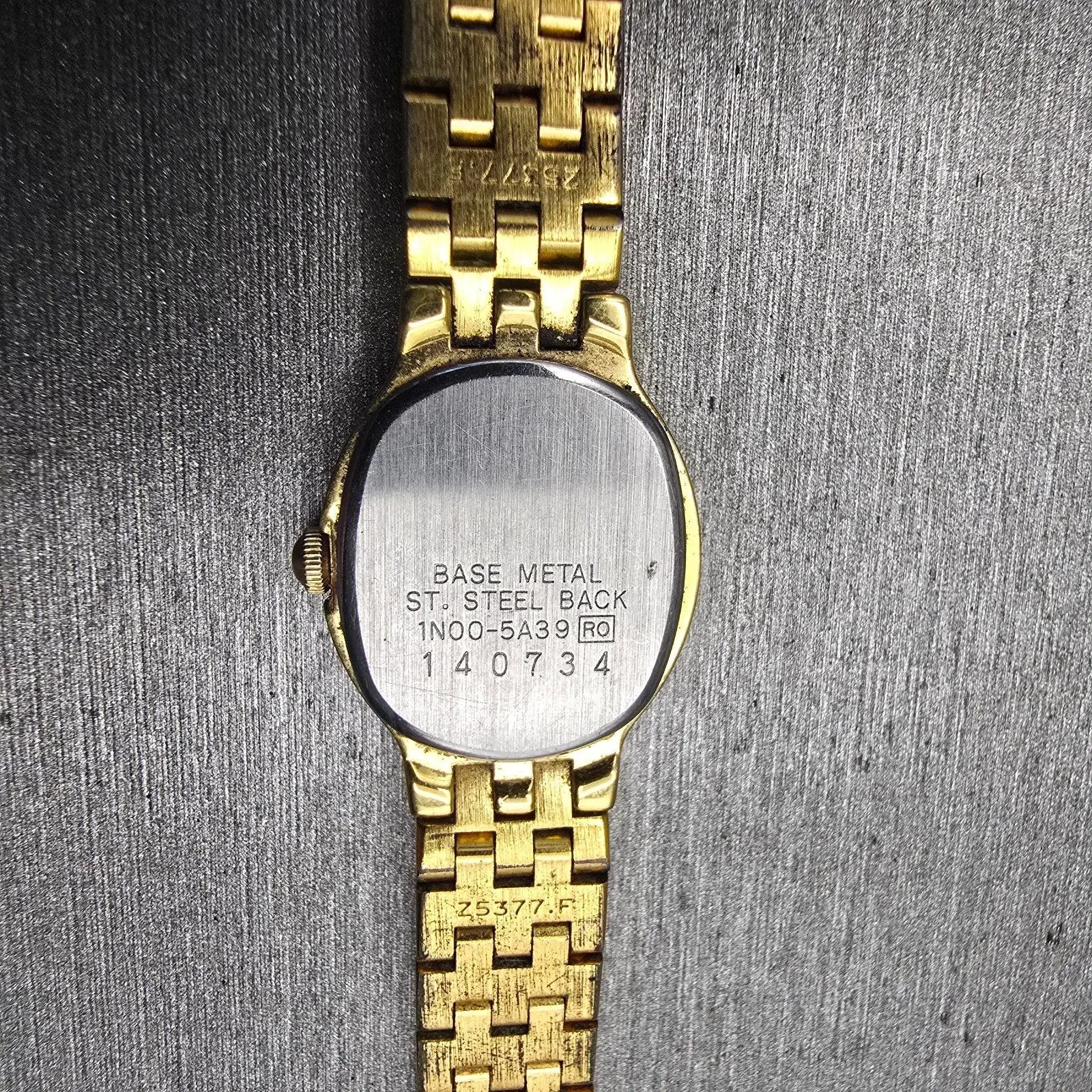 Seiko Watch Women 17mm Gold Dial Gold Tone Oval 1N00-5A39 New Battery Vintage10