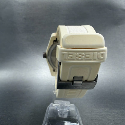Diesel Watch Men 47mm White Dial White Rubber Round DZ1590 New Battery7