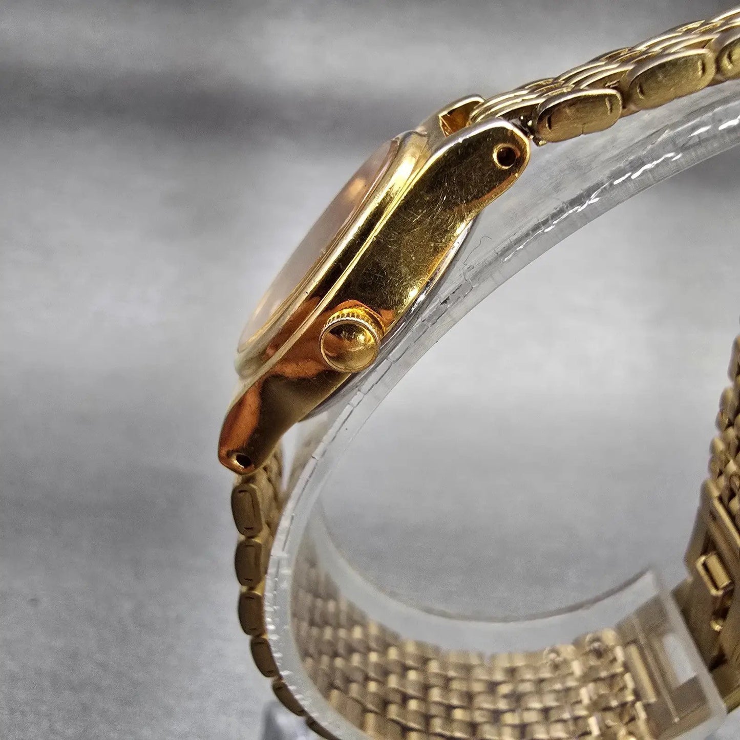 Seiko Watch Women 17mm Gold Dial Gold Tone Oval V401-5109 New Battery Vintage2