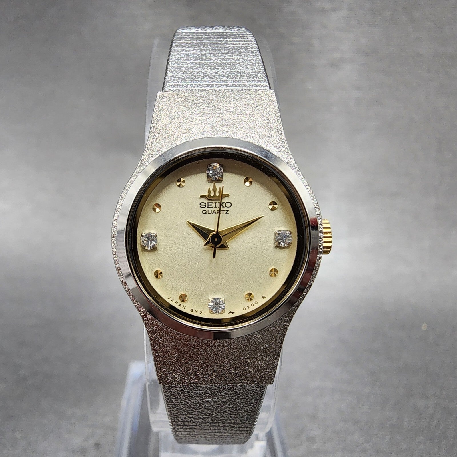 Seiko Watch Women 20mm Champagne Dial Silver Tone Diamond Markers New Battery0