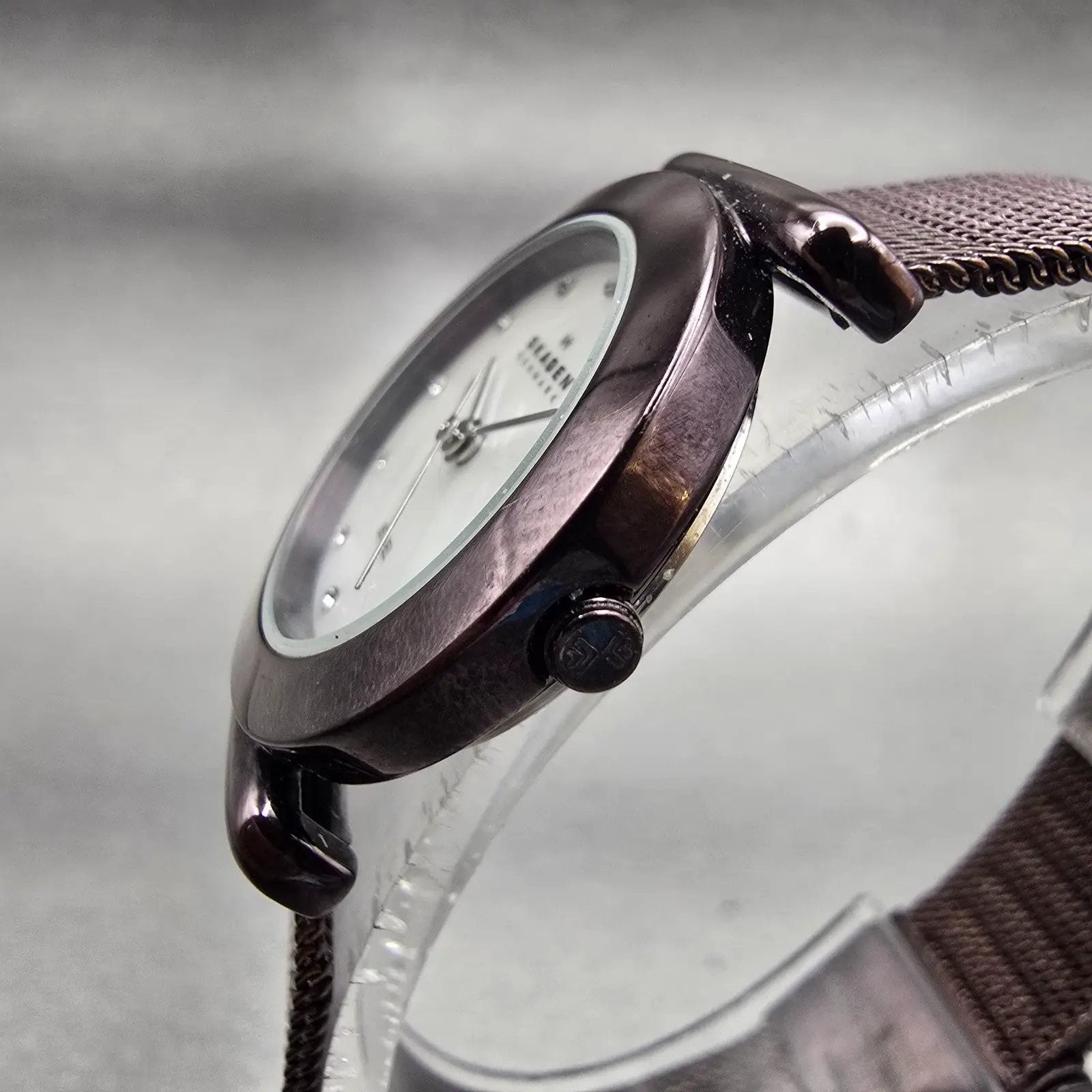 Skagen Watch Women 25mm MOP Dial Brown Tone Round Mesh Band 107SMMD New Batteryt2