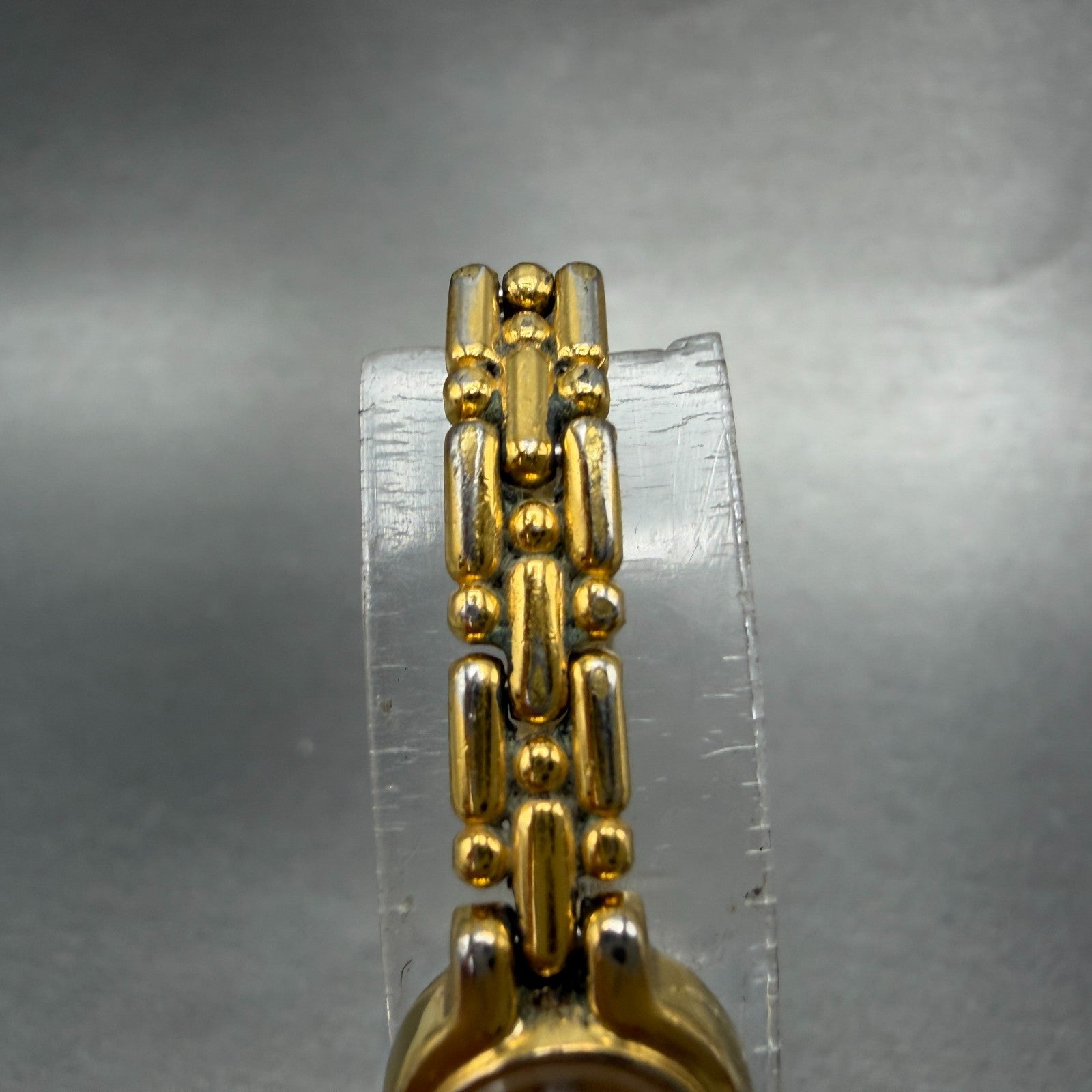 Seiko Watch Women 13mm Champagne Dial Gold Tone Oval 1e20-6039 New Battery VTG4