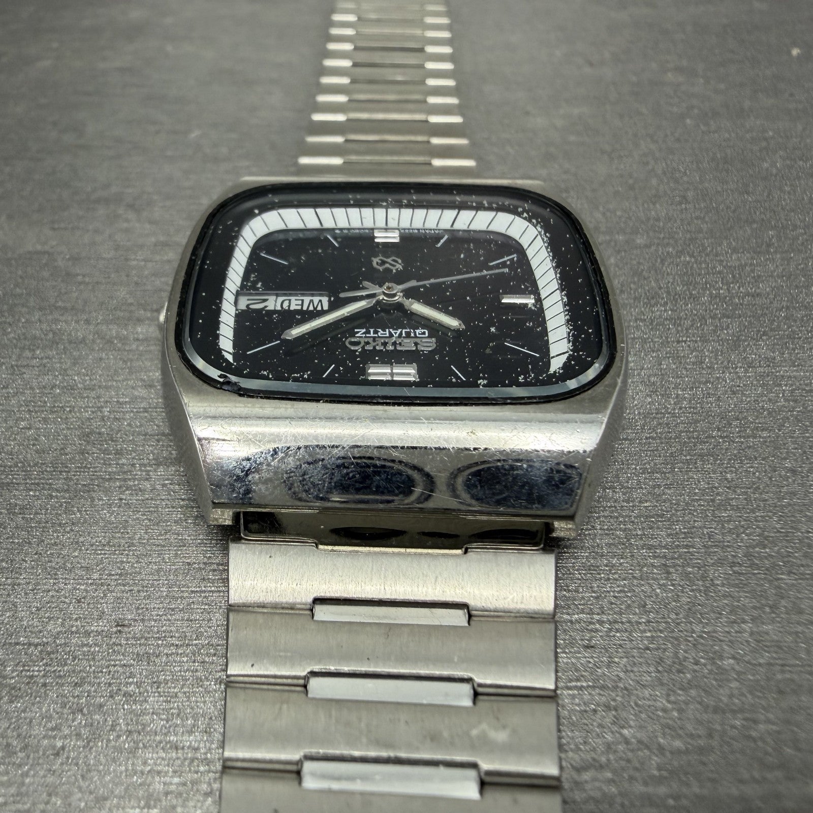 Seiko SQ Watch Men 34mm Black Dial Silver Tone Daydate 8223-5089 SAMPLE5