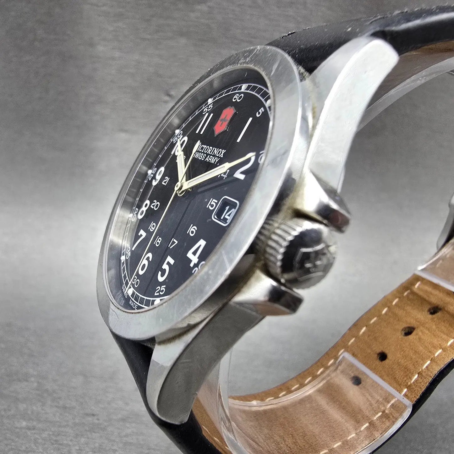 Swiss Army Victorinox Watch Men 38mm Black Dial Steel Date 24653 New Battery GHJ2