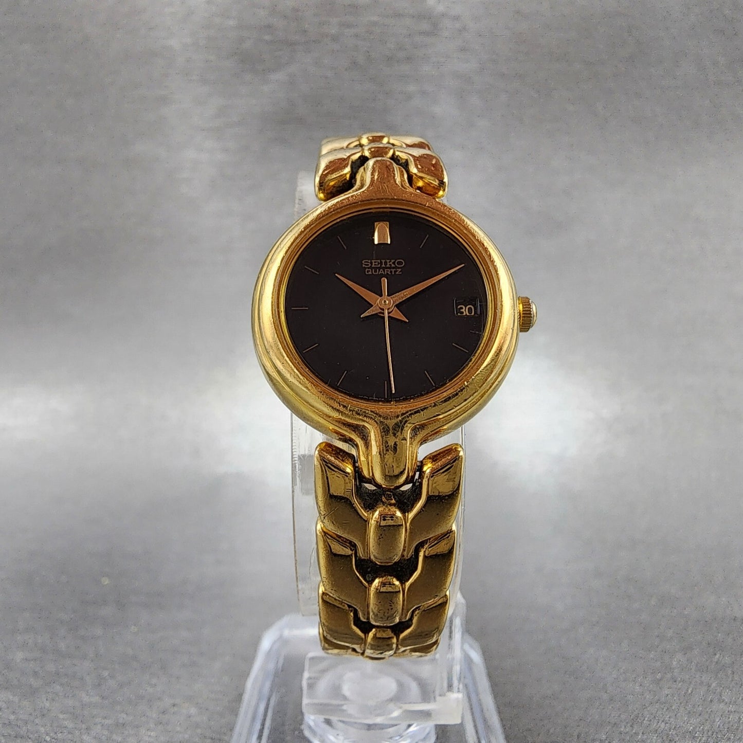 Seiko Watch Women 23mm Black Dial Gold Tone Date Round 7N820248 New Battery5