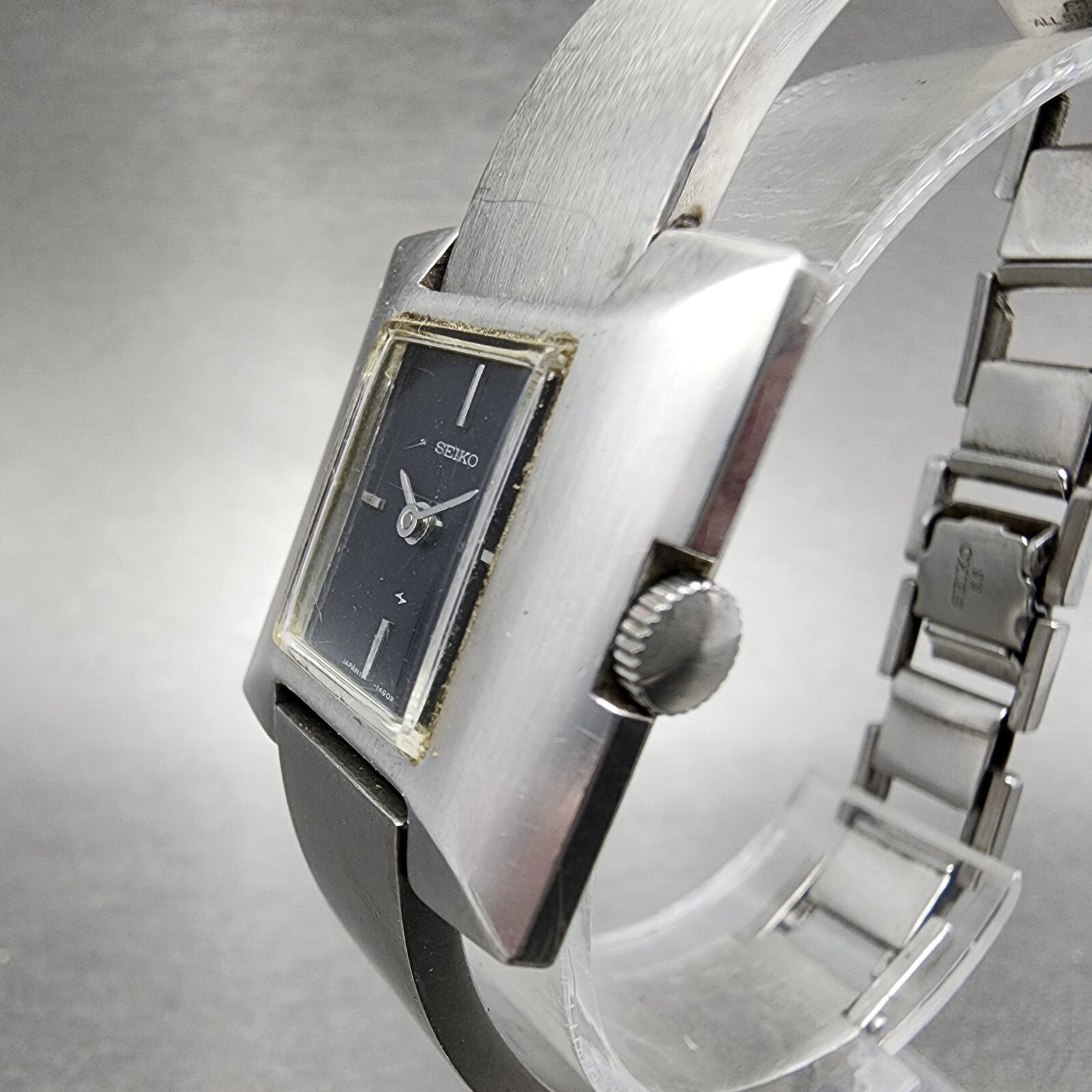 VTG Seiko Watch Women 24mm Black Dial Steel Rectangle Manual Wind Runs 1134702