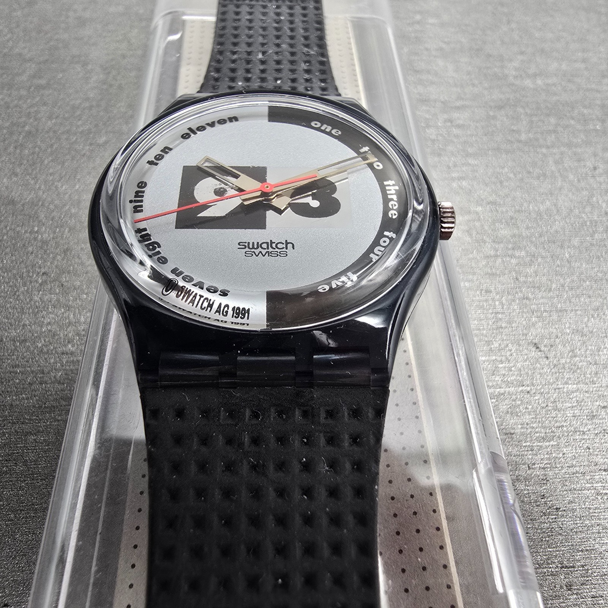 Swatch Nüni Watch Men 34mm Silver Dial Black Tone Round GM108 New Battery NOS6