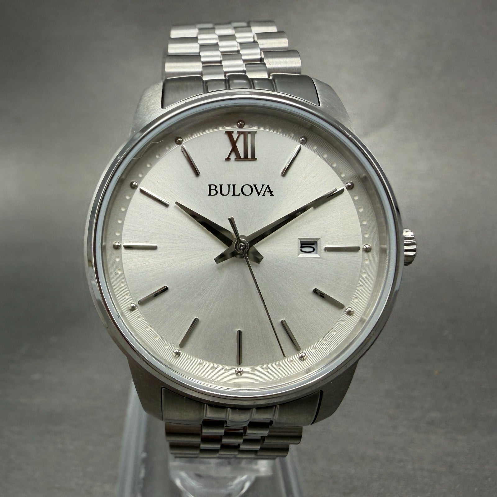 Bulova Watch Women 27mm Silver Dial Steel Date Round 96M159 New Battery0