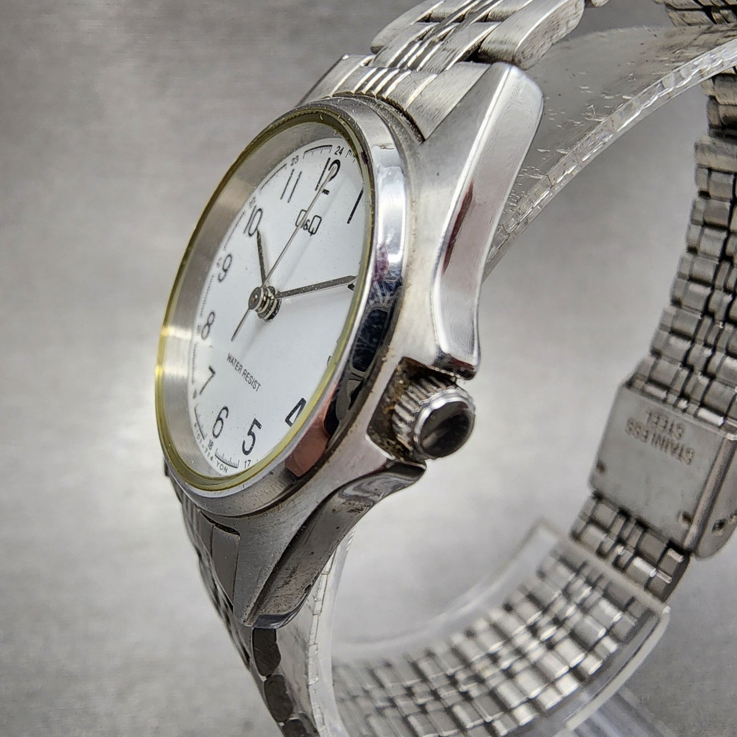 Citizen Q&Q Watch Women 26mm White Dial Silver Tone Round New Battery2