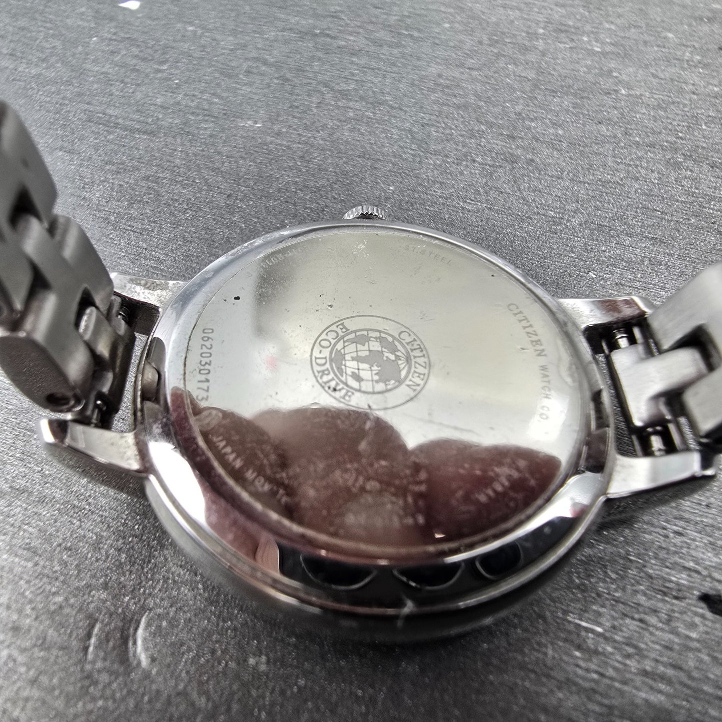 Citizen Eco-Drive Watch Women 31mm Silver Dial Silver Tone Date E011-R013319 Run9