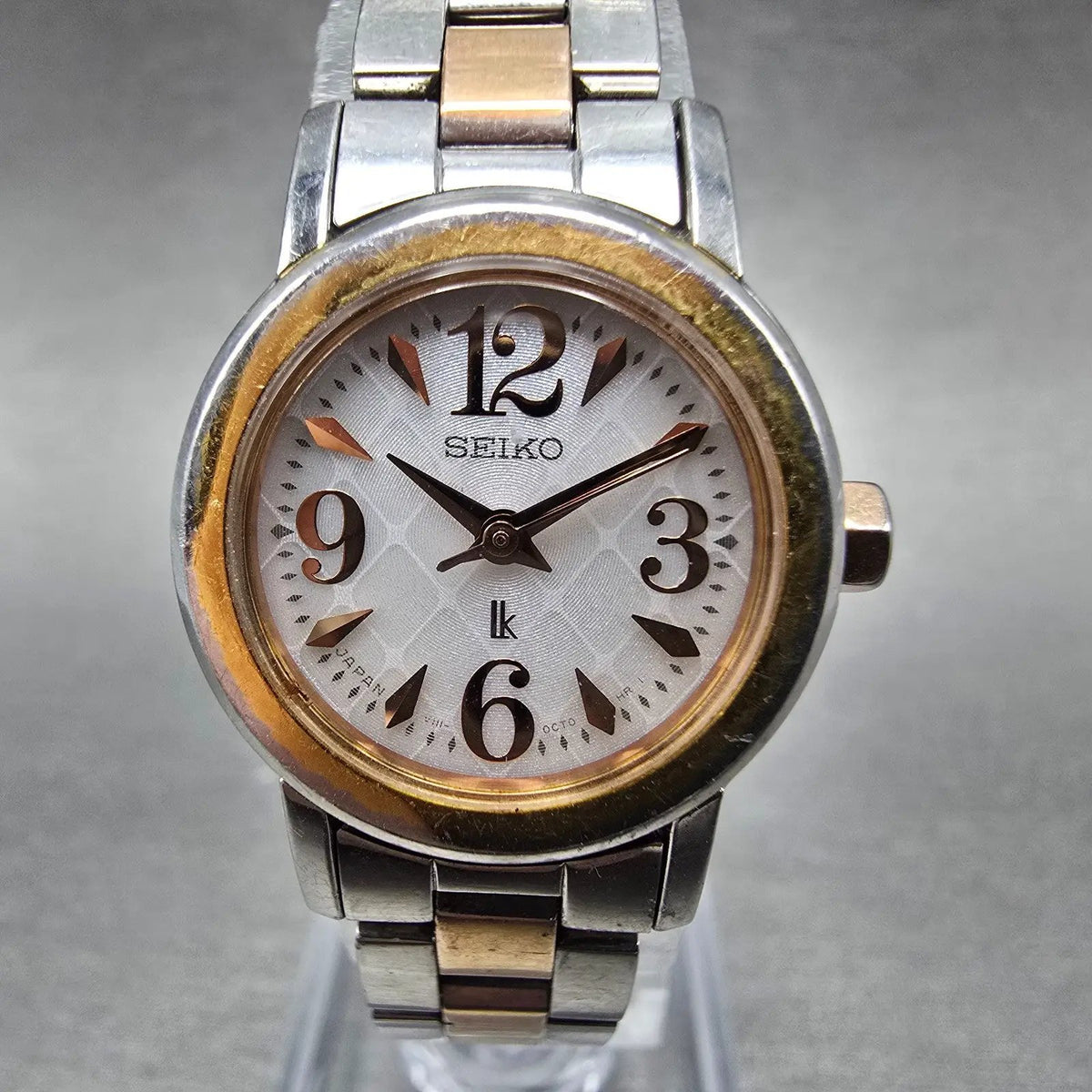 Seiko Lukia Solar Watch Women 22mm White Dial Two Tone Round V111-0BJ0 Runs JP0