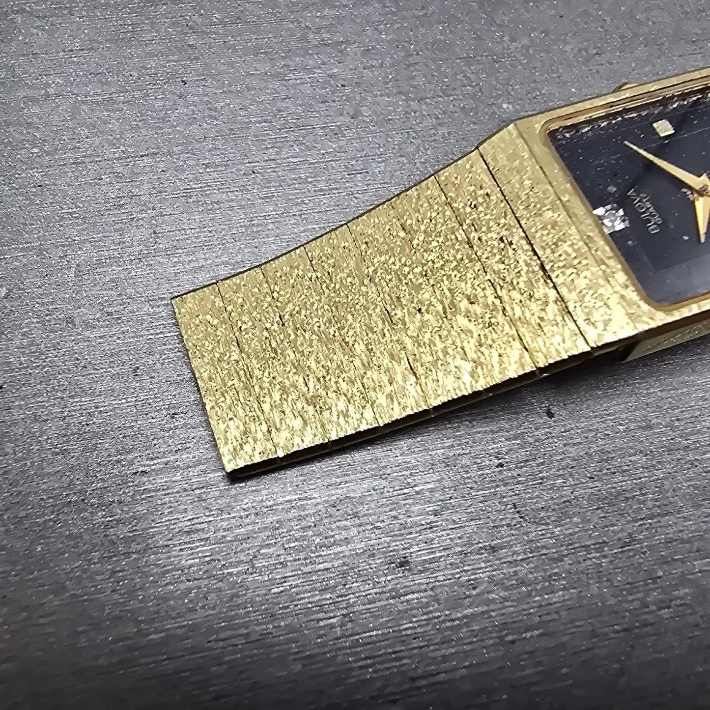 Bulova Tank Watch Men 24mm Black Dial Gold Tone Rectangle Diamond PARTS NO BACK7