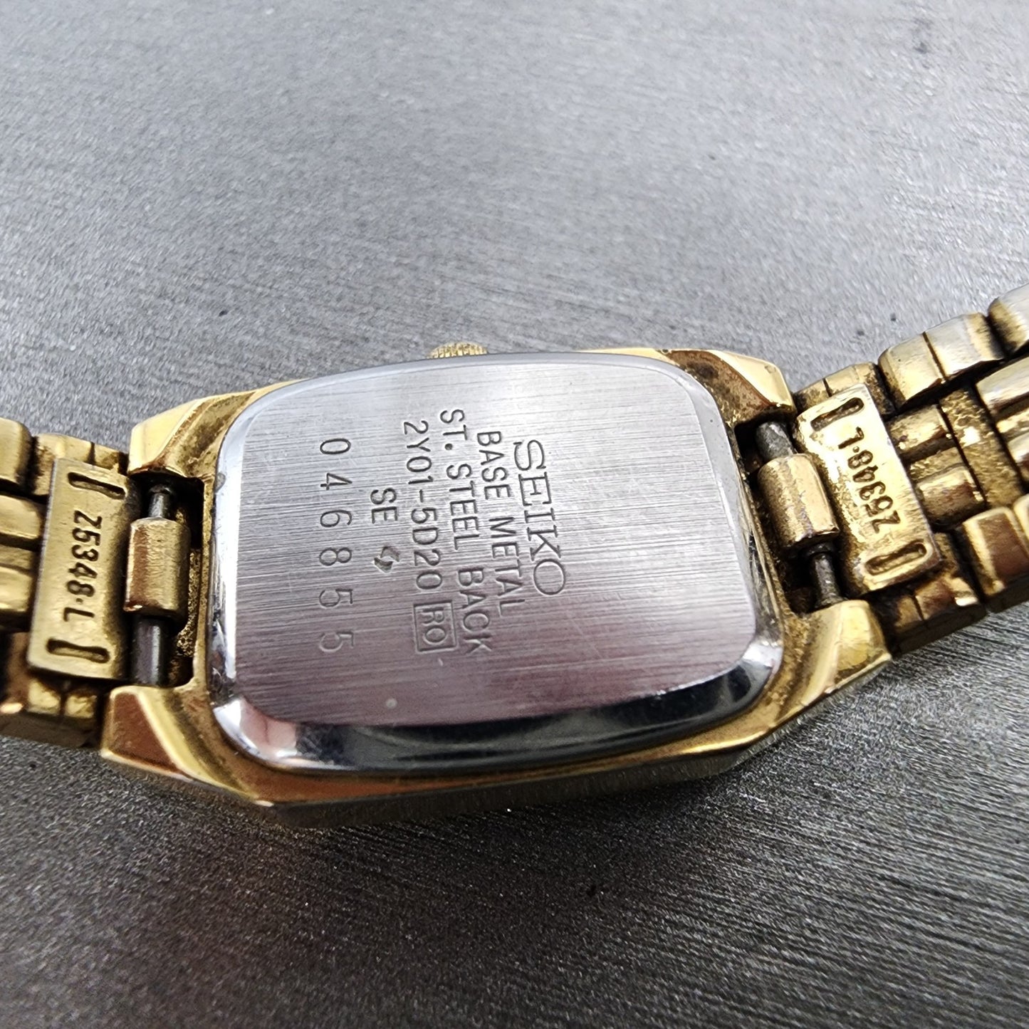Seiko Tank Watch Women 17mm Black Dial Gold Tone 2Y015D20 Rectangle New Battery8