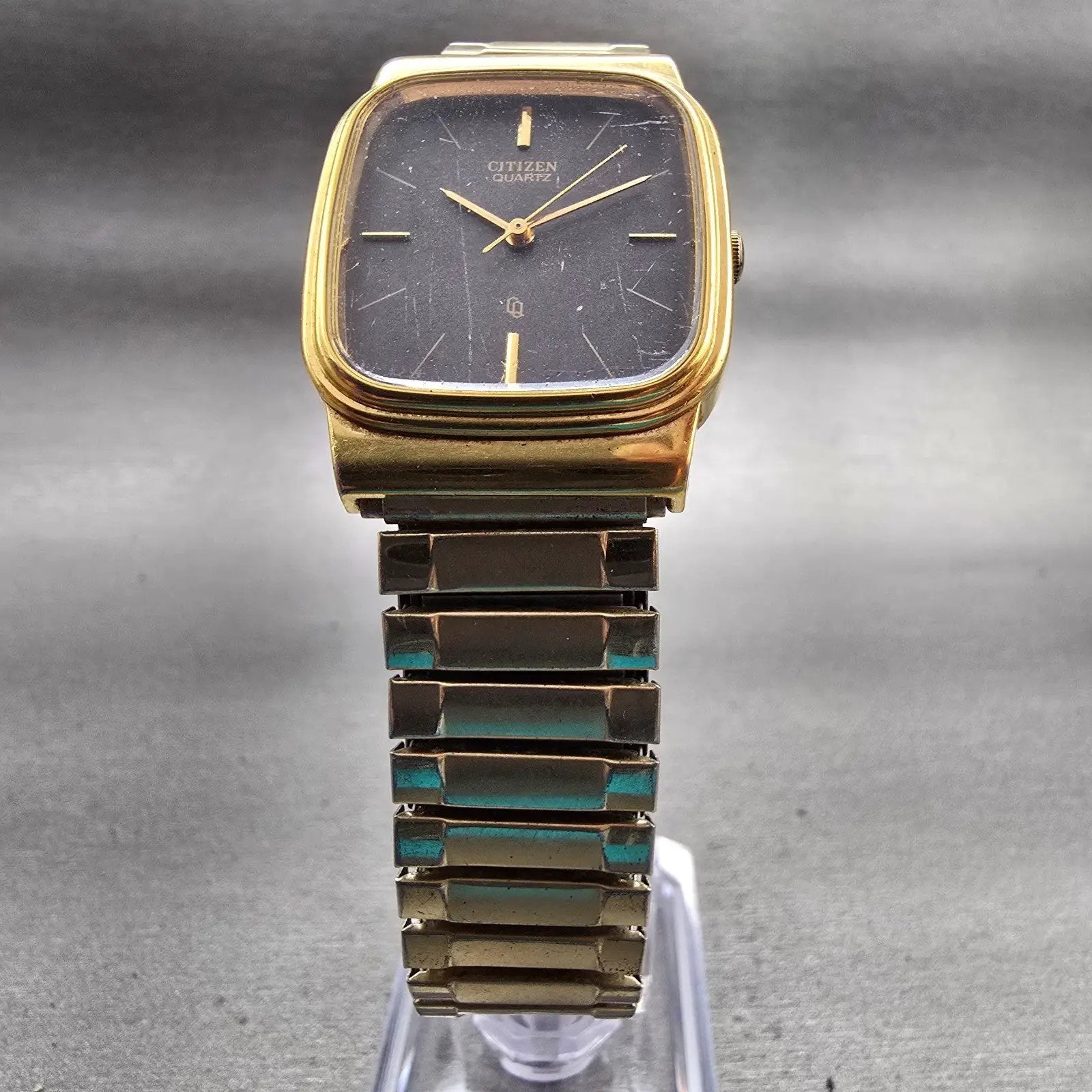 Citizen CQ Watch Men 27mm Gray Dial Gold Tone Rectangle 4031-S02244 New Battery5