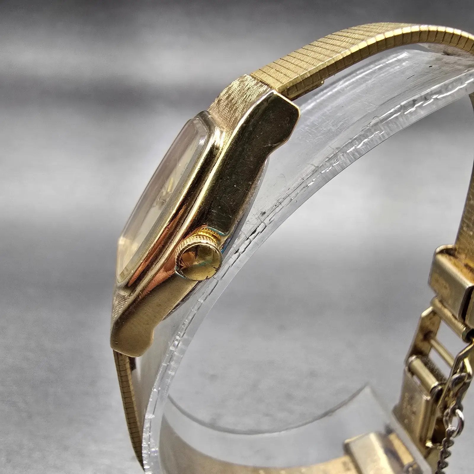 Citizen CQ Watch Women 16mm Gold Dial Gold Tone Oval 3220-S16881 New Battery VTG2