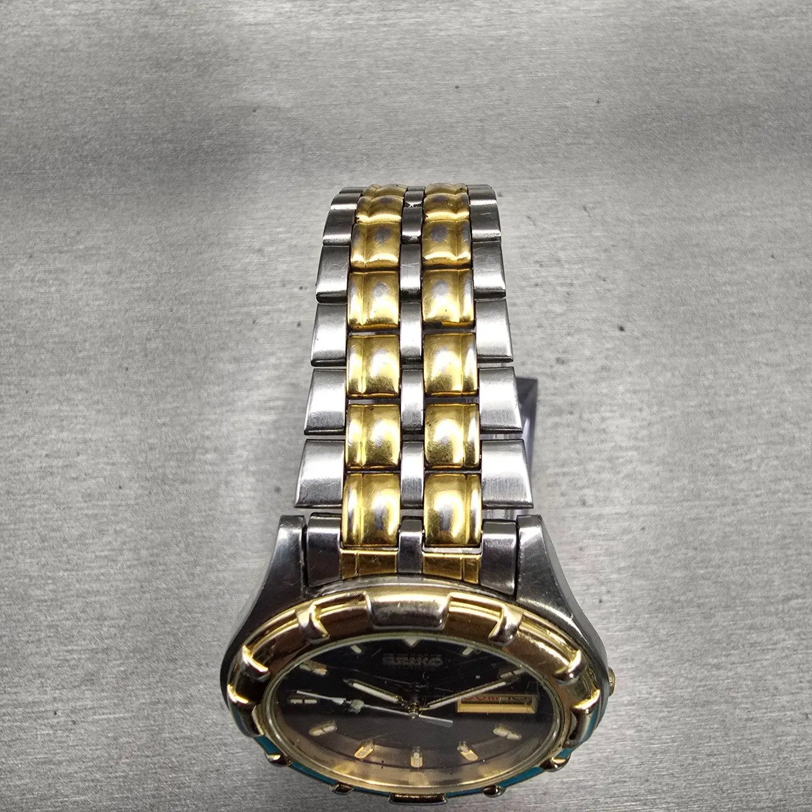 Seiko Watch Men 38mm Red Dial Two Tone Daydate Round 7N43-7068 New Battery VTG4