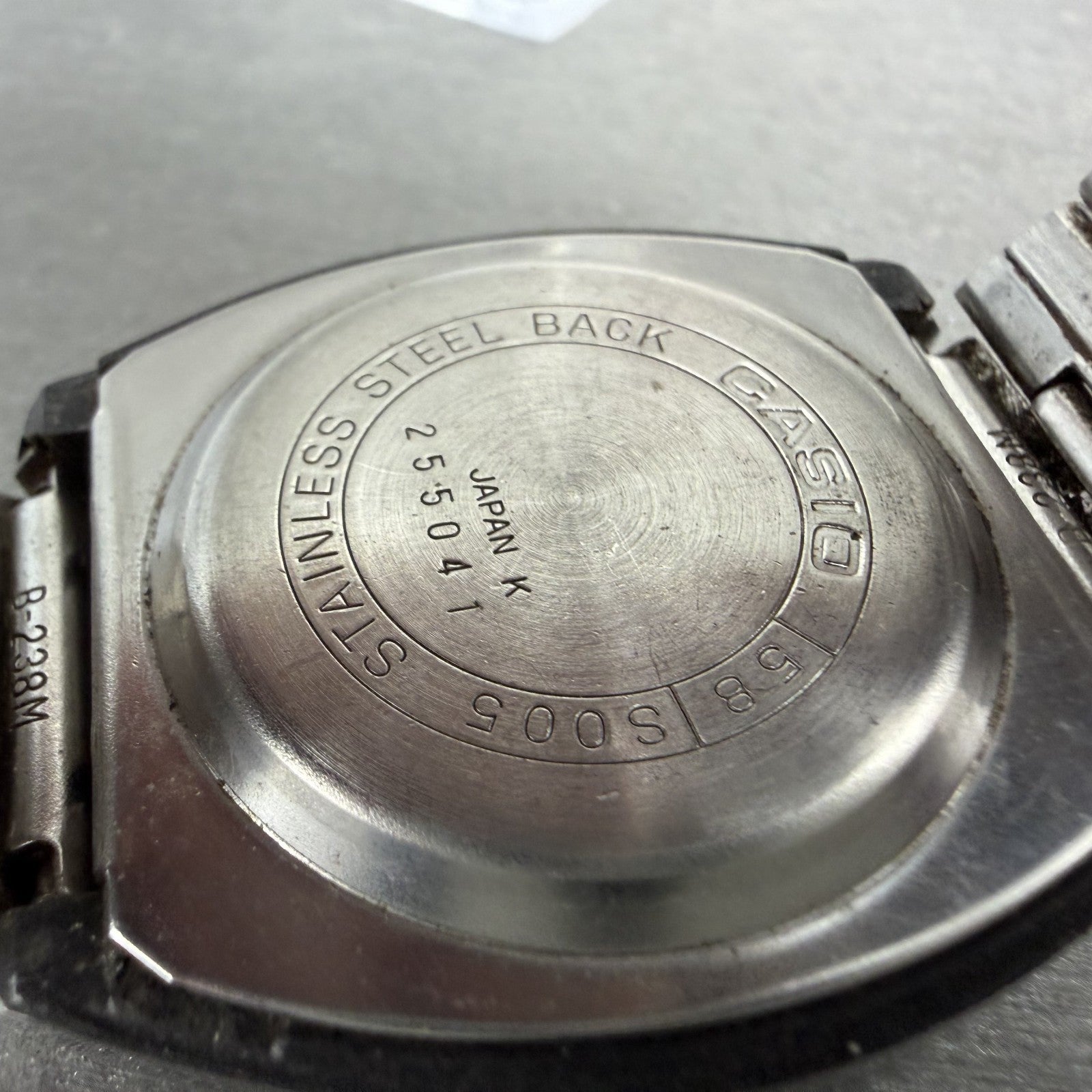 Casio 58 S005 Watch Men 36mm Digital Silver Tone Daydate New Battery Vintage9