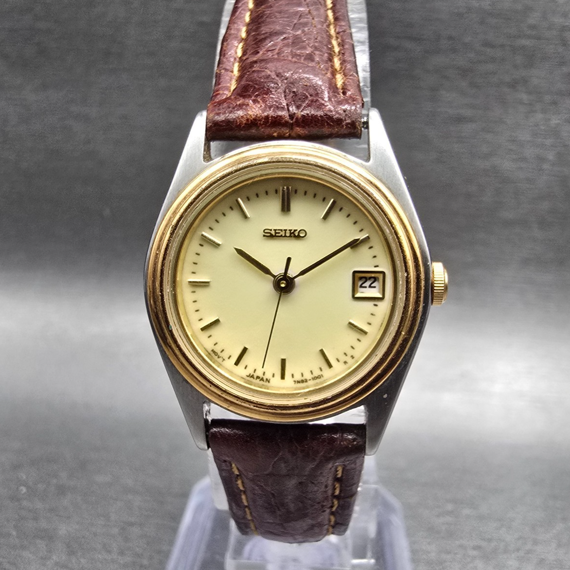 Seiko Watch Women 24mm Luminous Dial Two Tone Date Round 7N82-0399 New Battery G0