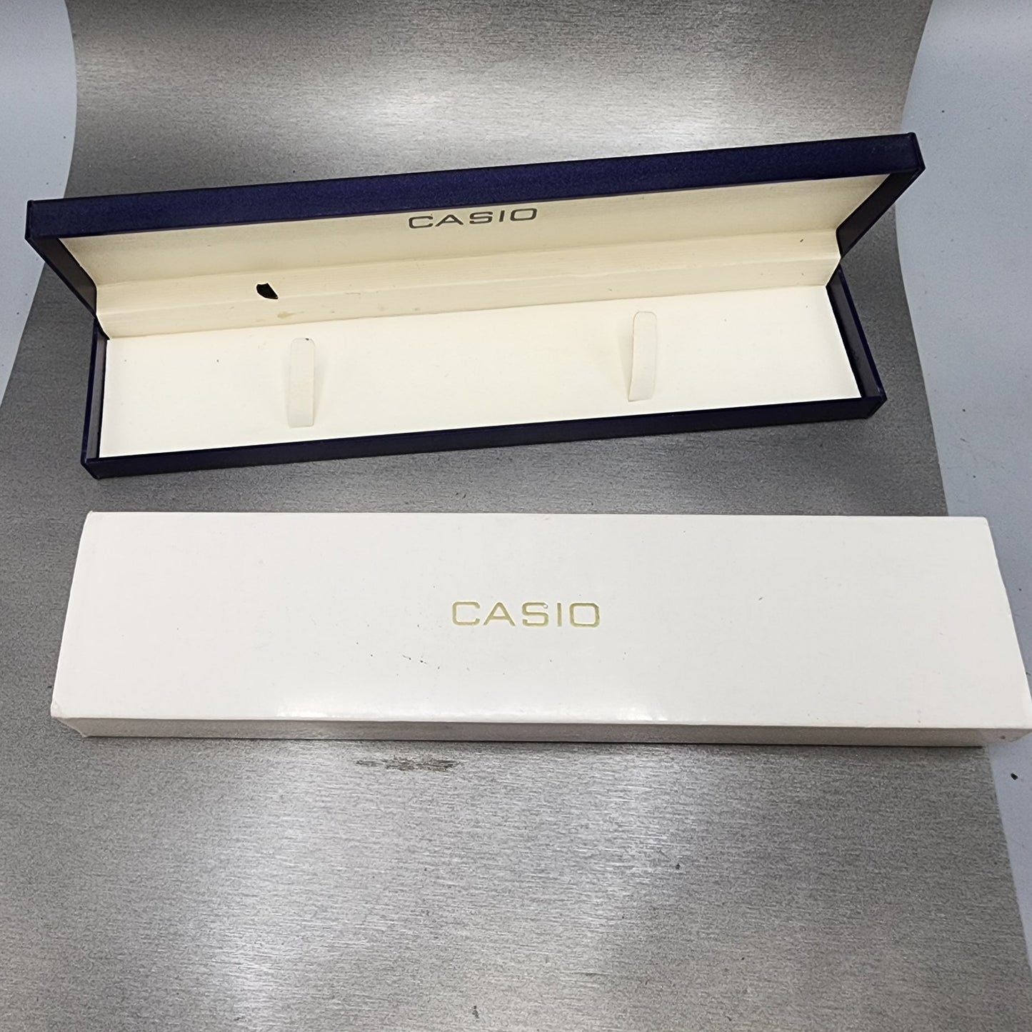 Casio MRW81 Dive Watch Men 37mm Black Dial Black Tone Daydate Round NOS New Bat12