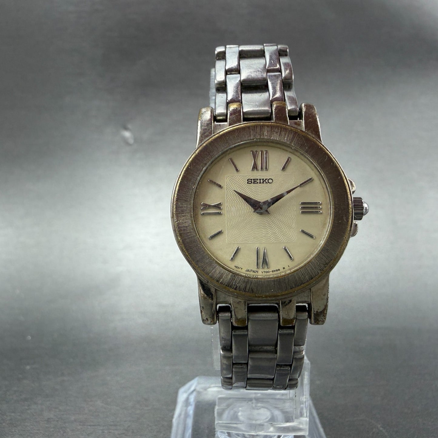 Seiko Watch Women 26mm Cream Dial Silver Tone Round V700-6K99 New Battery VTG5