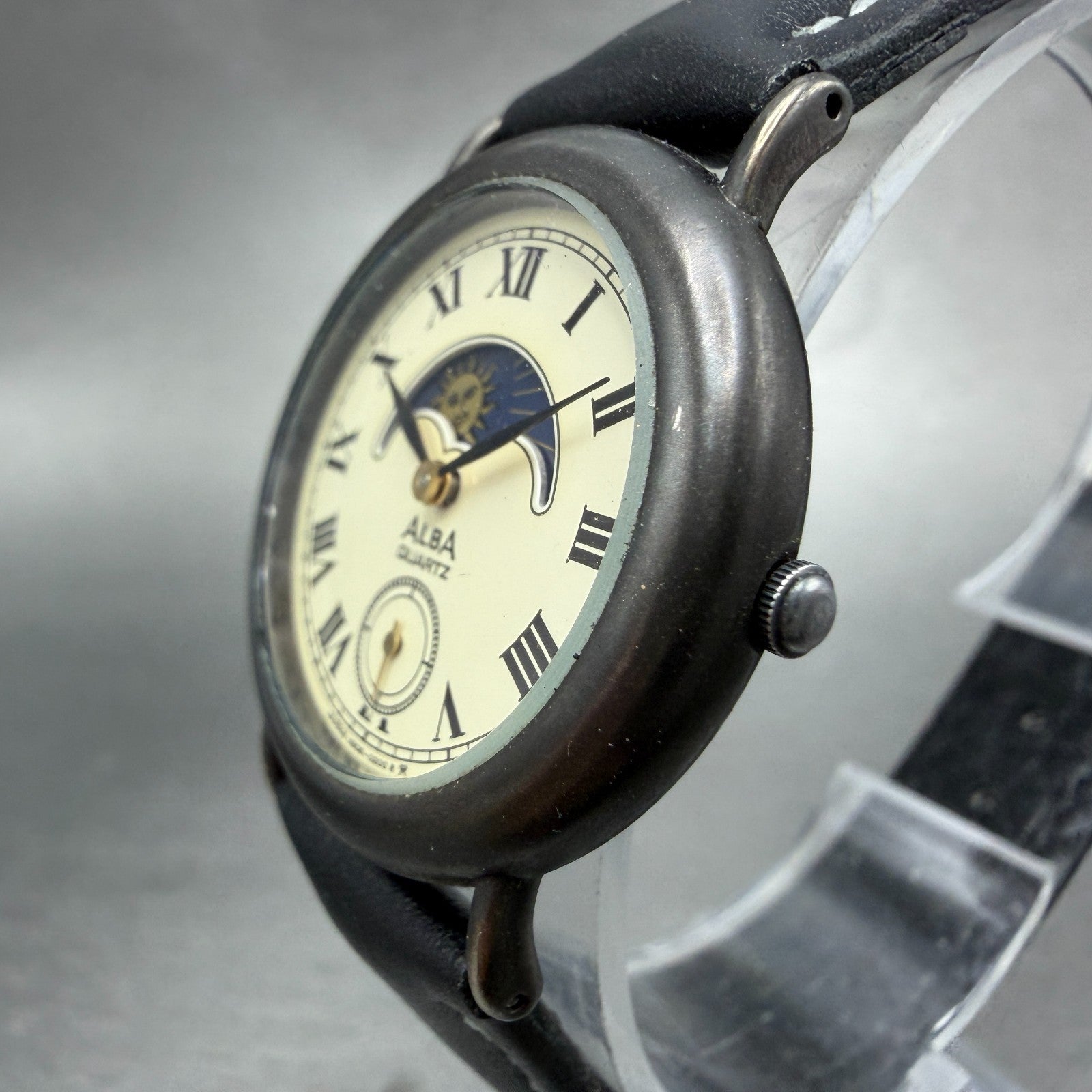 Seiko Alba Watch Women 30mm Cream Dial Black Tone Day/Night V806-0100 NewBat2