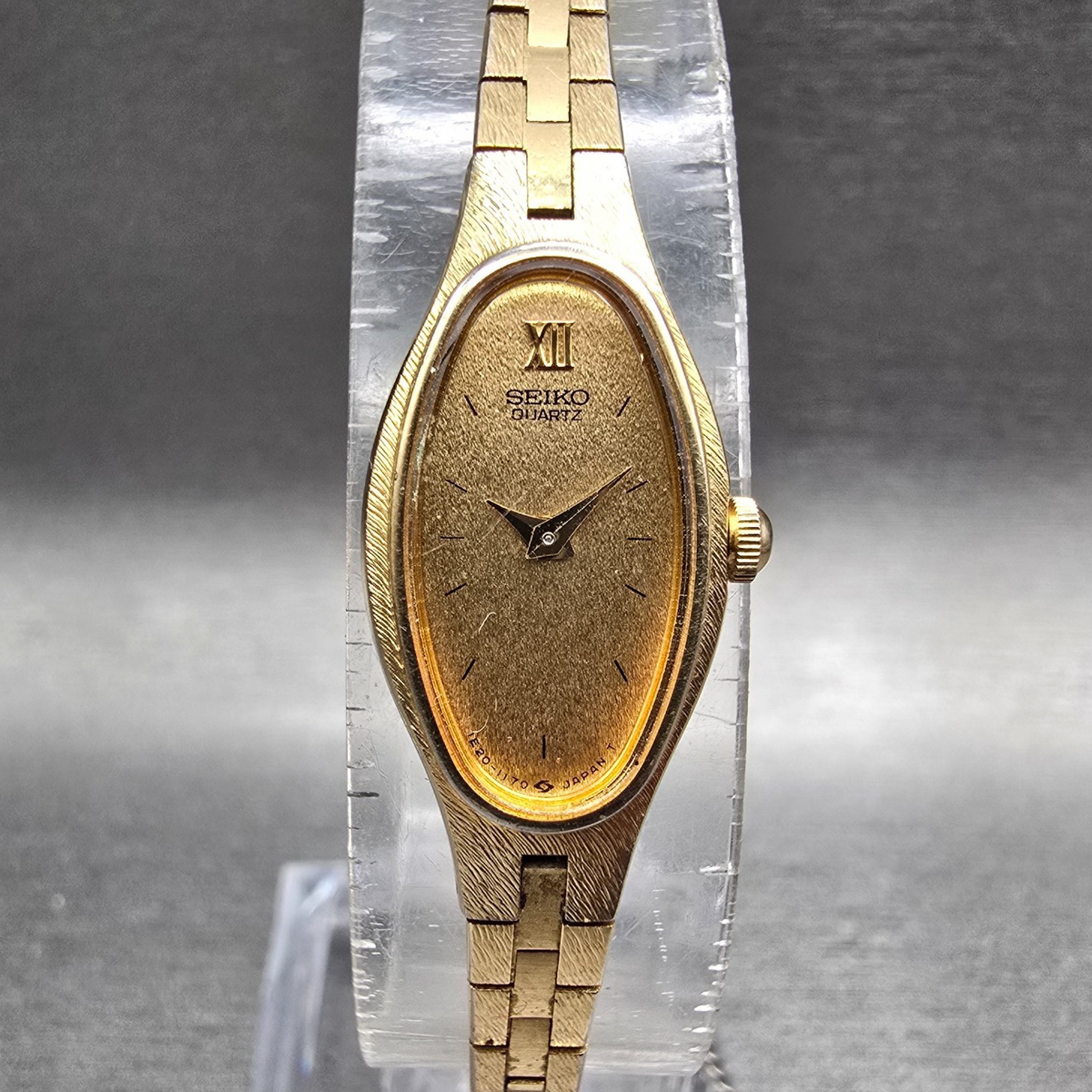 Seiko Watch Women 13mm Gold Dial Gold Tone Oval 1E20-5700 New Battery Vintage0