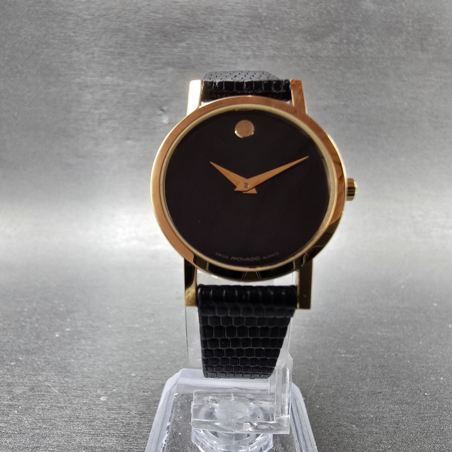 Movado Museum Watch Women 25mm Black Dial Gold Tone Round 87.A1.832 New Battery5