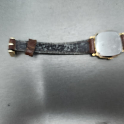Seiko Watch Women 22mm Champagne Dial Gold Tone Rectangle 14215100 New Battery12