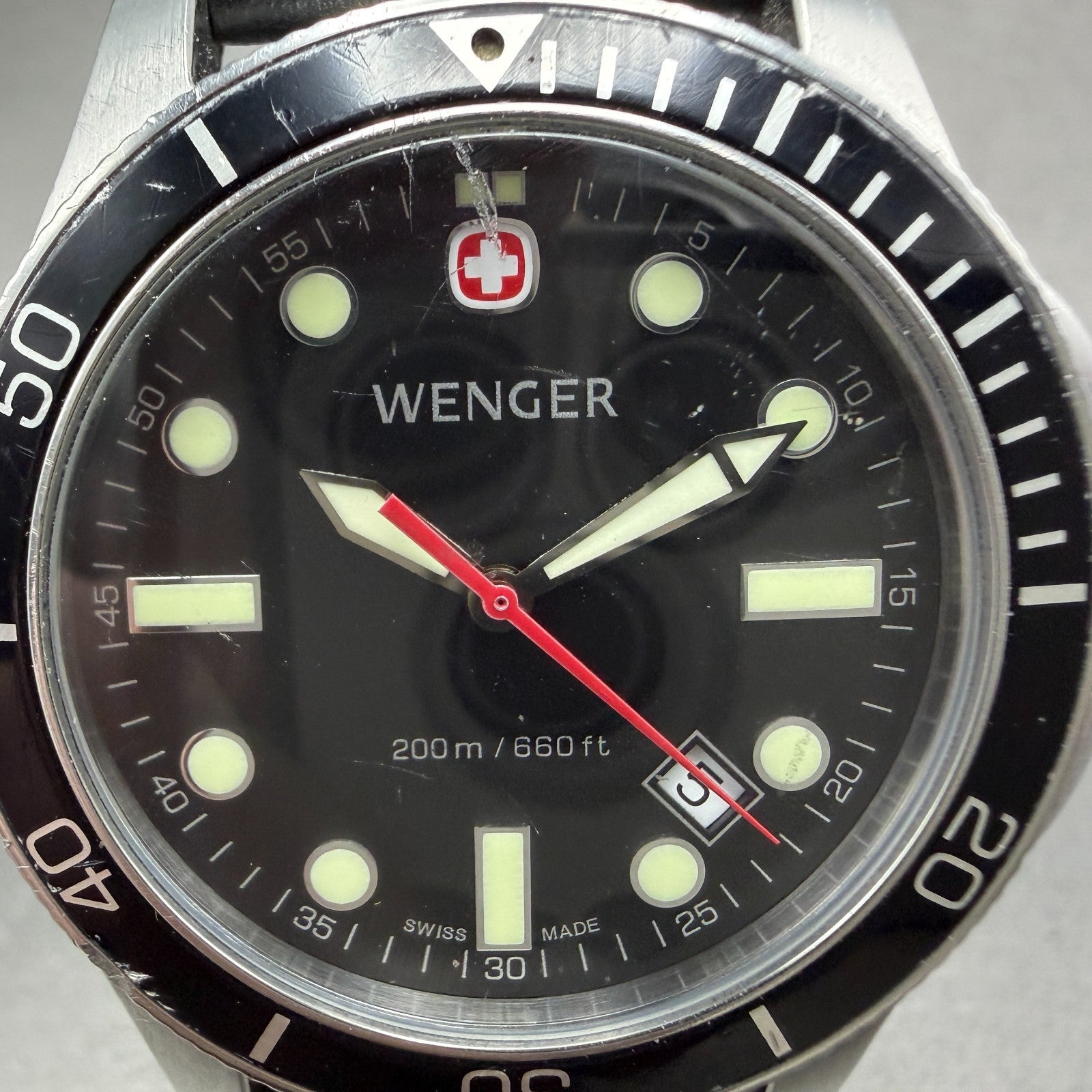 Wenger Battalion Dive Watch Men 40mm Black Dial Silver Date Round 7232X/T NewBat1