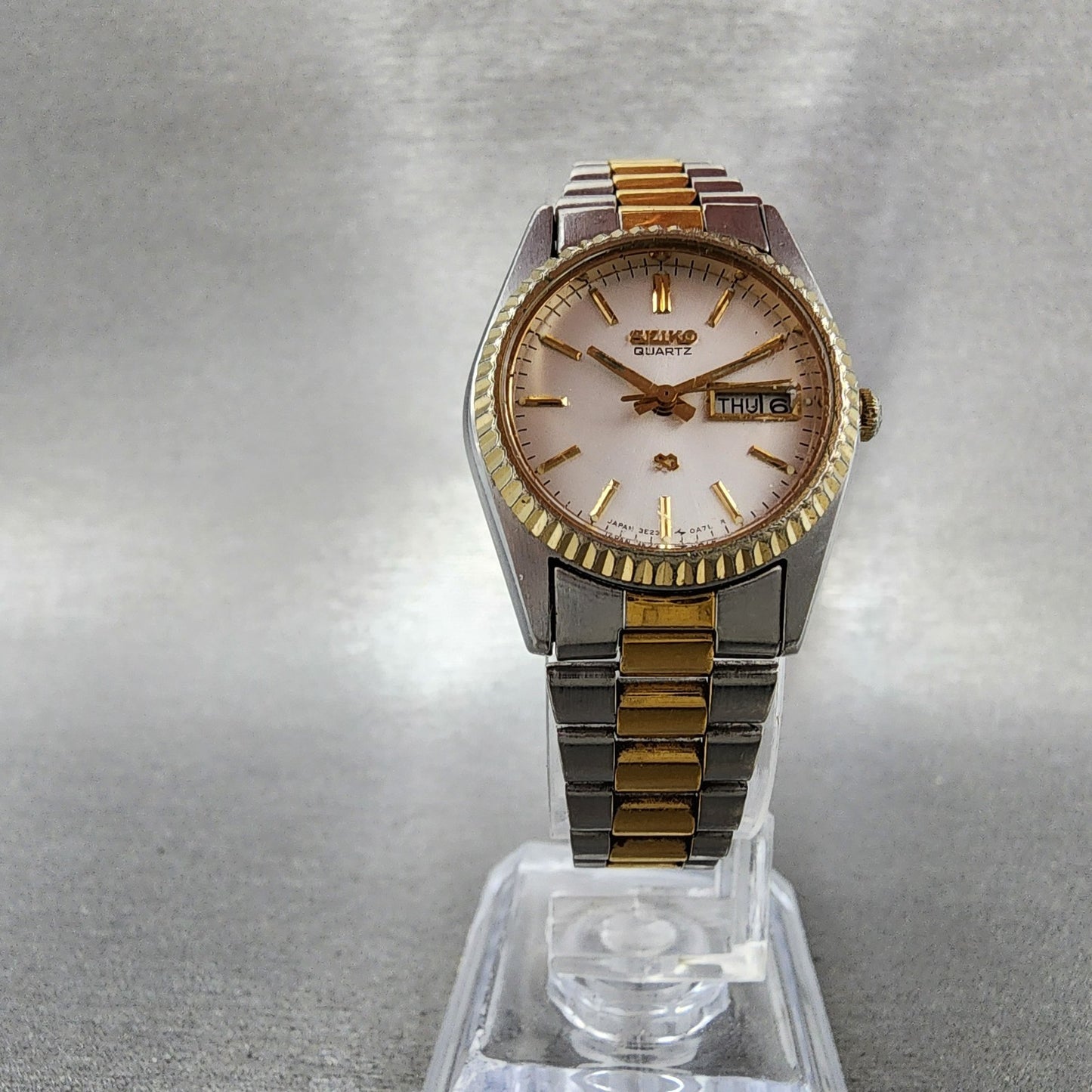 Seiko SQ Watch Women 24mm Silver Dial Two Tone Daydate 3e230a69 New Battery5