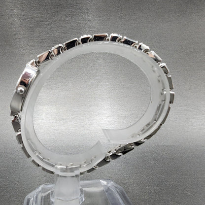 Bulova Crystal Watch Women 17mm Silver Dial Silver Tone Oval 96T49 New Batt6