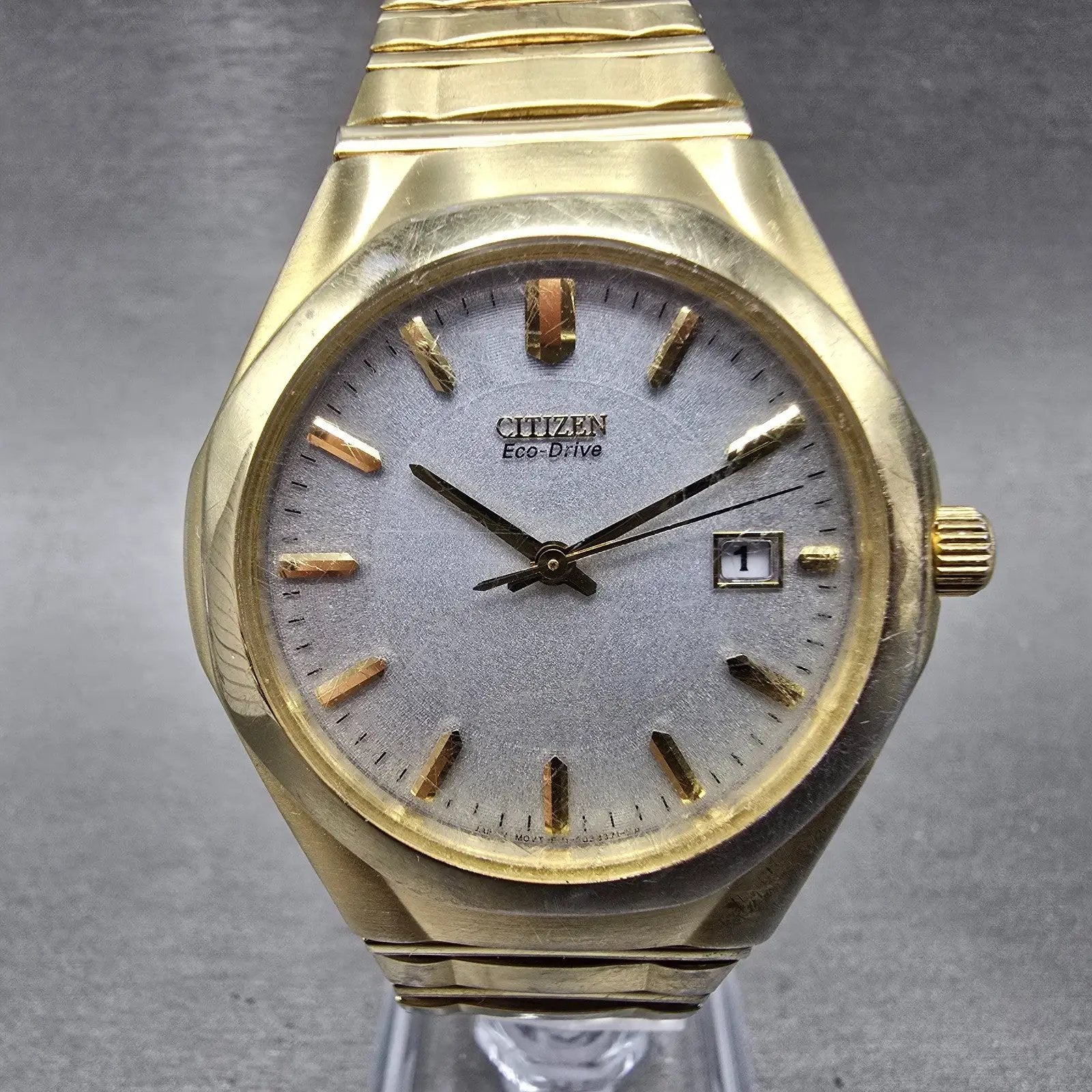 Citizen Eco-Drive Watch Men 38mm Silver Dial Gold Tone Date E111-S022916 Runs0
