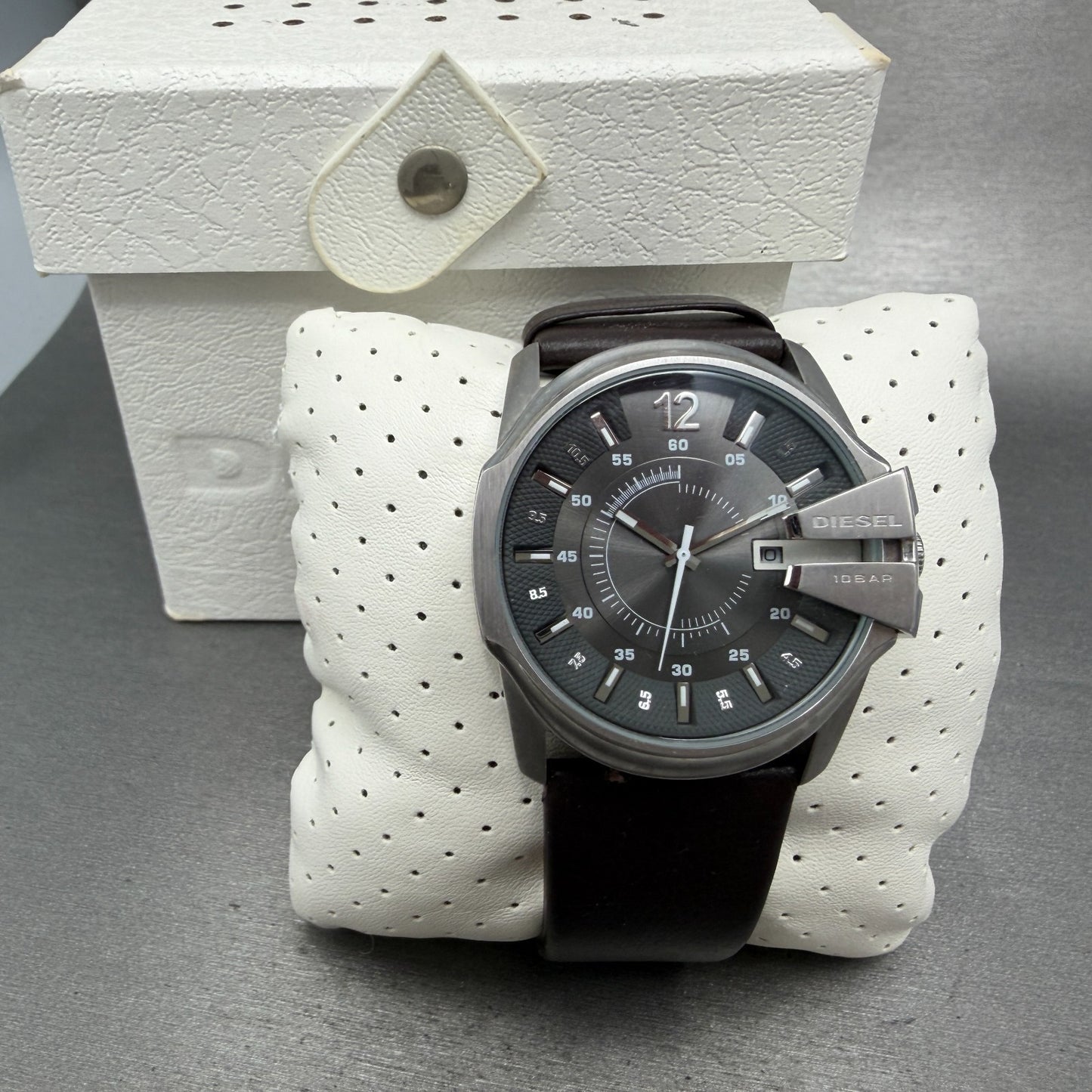 Diesel Master Chief Watch Men 45mm Black Dial Silver Tone Date Round New battery0
